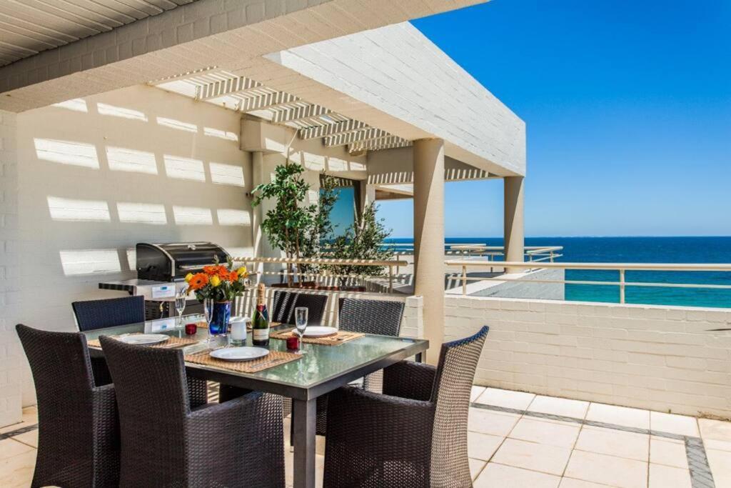 Beach View Apartment In Cottesloe Перт Екстер'єр фото